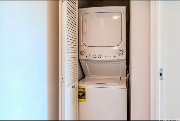 a close up view of washer and dryer