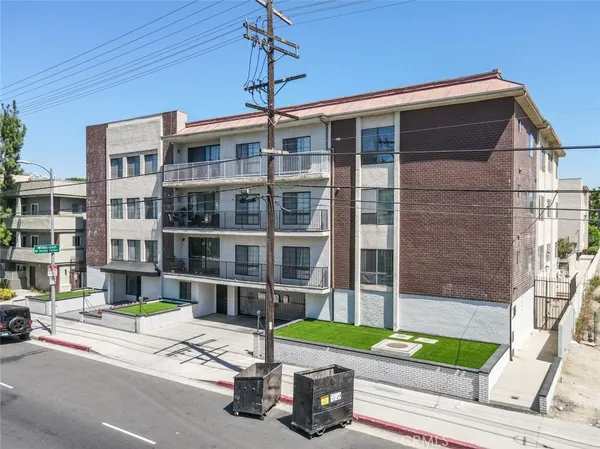 $550,000 | 19029 Nordhoff Street, Unit 205, Northridge, CA 91324