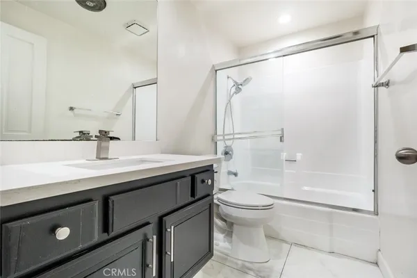 $550,000 | 19029 Nordhoff Street, Unit 205, Northridge, CA 91324