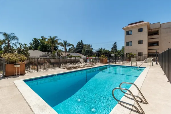 $550,000 | 19029 Nordhoff Street, Unit 205, Northridge, CA 91324