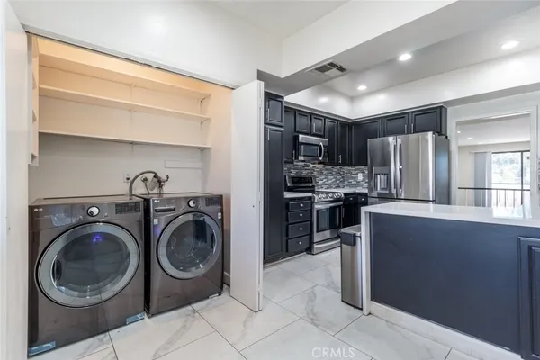 $550,000 | 19029 Nordhoff Street, Unit 205, Northridge, CA 91324