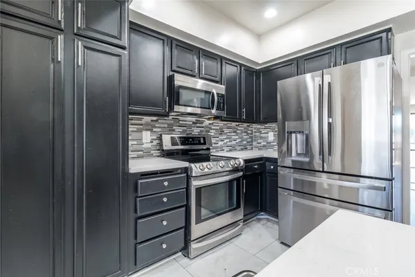 $550,000 | 19029 Nordhoff Street, Unit 205, Northridge, CA 91324