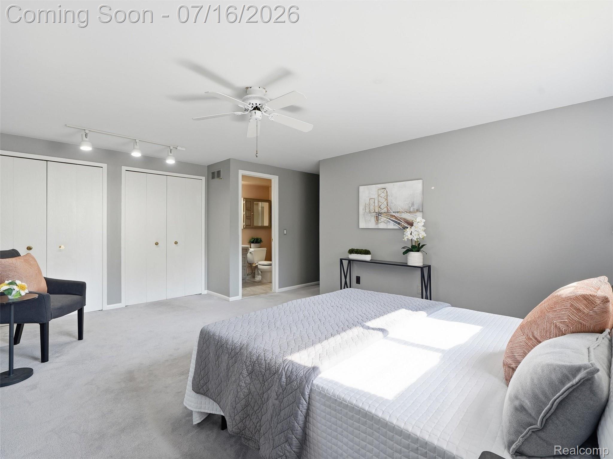 3056 Rolling Green Circle South Rochester, MI 48309 - Photo 20 of 45 30-DSC04423.jpg