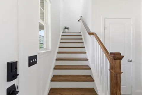 a view of entryway with a front door