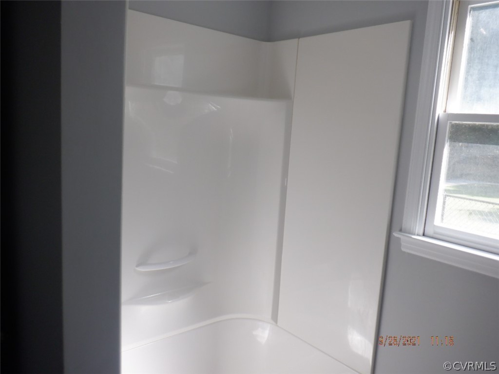 9407 Squirrel Level Road Petersburg, VA 23803 - Photo 5 of 27 Gallery Image 5