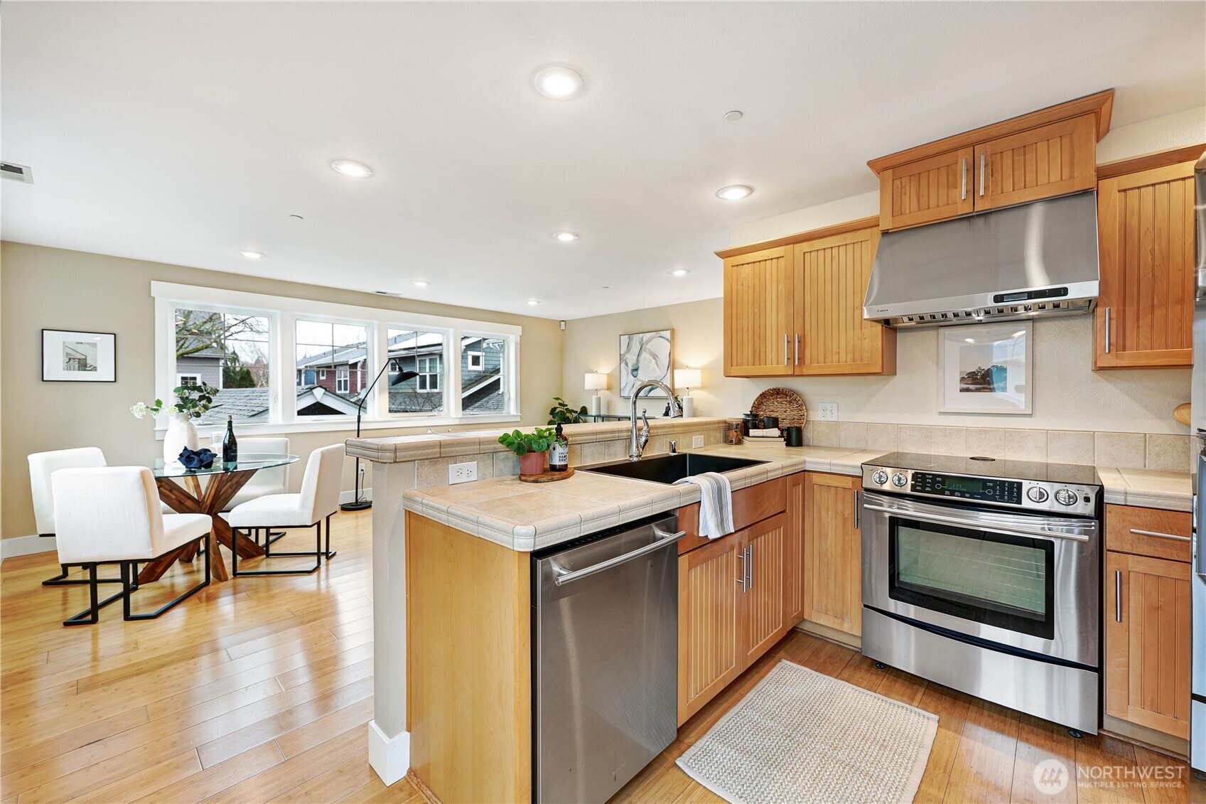 6309 30th Avenue Southwest Seattle, WA 98126 - Photo 6 of 22