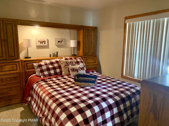 $475,000 | 50 Aspenwall Rd Lake, Lake Harmony, PA 18624