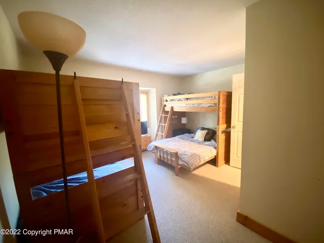 $475,000 | 50 Aspenwall Rd Lake, Lake Harmony, PA 18624