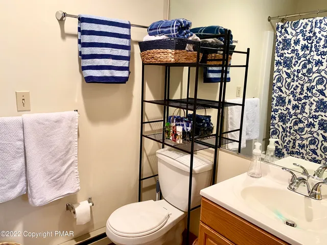 $475,000 | 50 Aspenwall Rd Lake, Lake Harmony, PA 18624