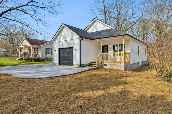 $295,000 | 311 Crescent Avenue, Chickamauga, GA 30707