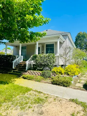 $239,900 | 404 West Court Street, Ludington, MI 49431