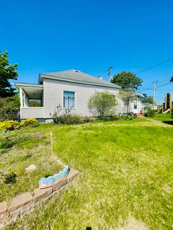 $239,900 | 404 West Court Street, Ludington, MI 49431