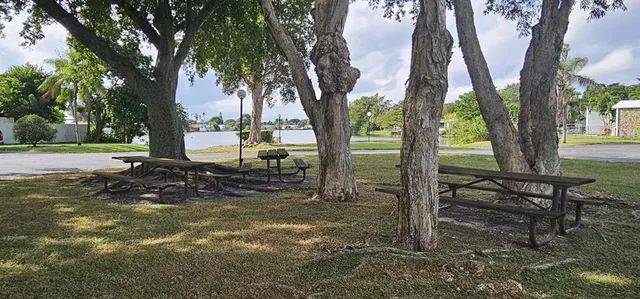 $2,700 | 21511 Northwest 3rd Street, Pembroke Pines, FL 33029