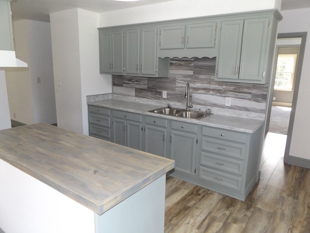 242 Country Road Austinville, VA 24312 - Photo 5 of 45 Gallery Image 5