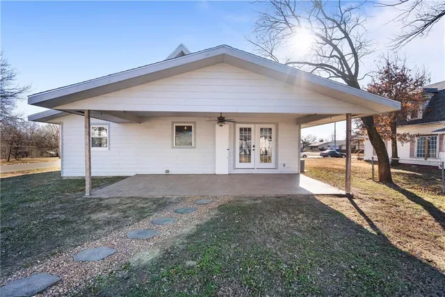 $169,900 | 611 East 5th Avenue, Caney, KS 67333