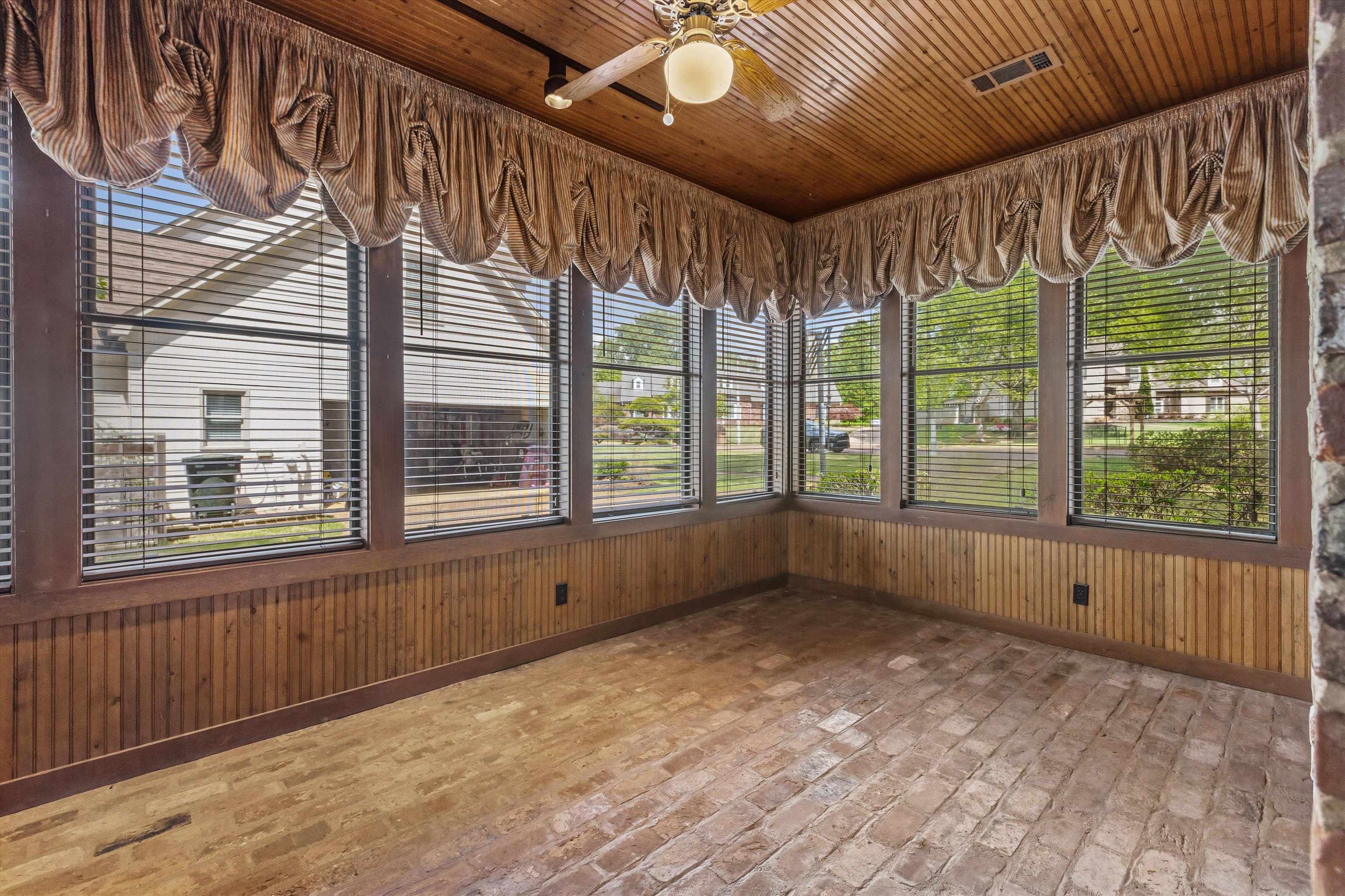 2783 West Levee Oaks Collierville, TN 38017 - Photo 15 of 40 a view of an empty room with a window