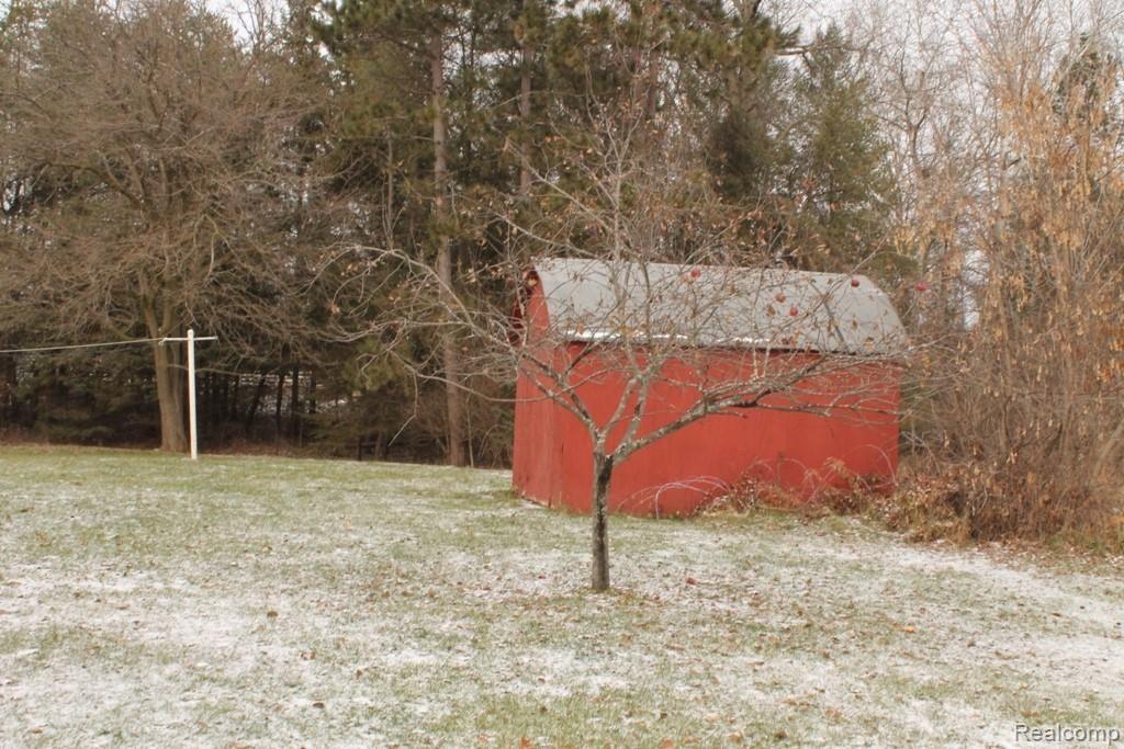 10321 Gordon Road Fenton, MI 48430 - Photo 29 of 37 10321 Gordon Road (39).JPG