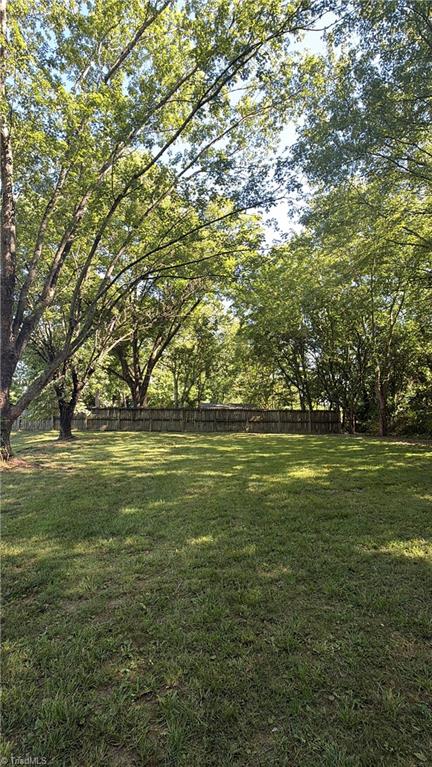 622 South Franklin Road Mount Airy, NC 27030 - Photo 3 of 16