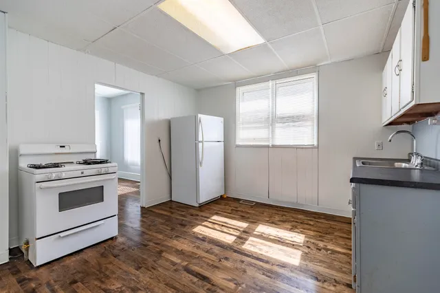 $164,999 | 2510 White Oak Avenue, Whiting, IN 46394