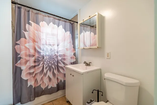 $164,999 | 2510 White Oak Avenue, Whiting, IN 46394