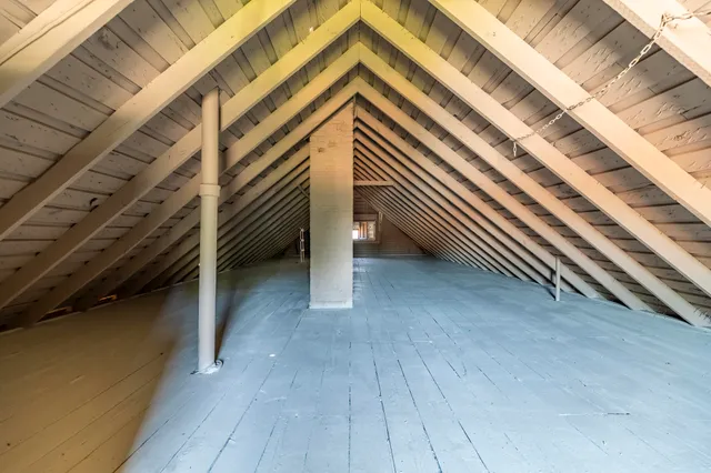 $164,999 | 2510 White Oak Avenue, Whiting, IN 46394