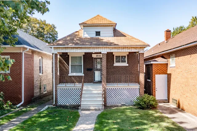 $164,999 | 2510 White Oak Avenue, Whiting, IN 46394