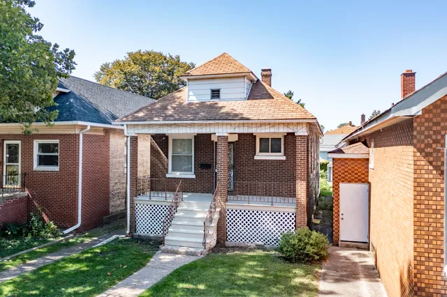 $164,999 | 2510 White Oak Avenue, Whiting, IN 46394