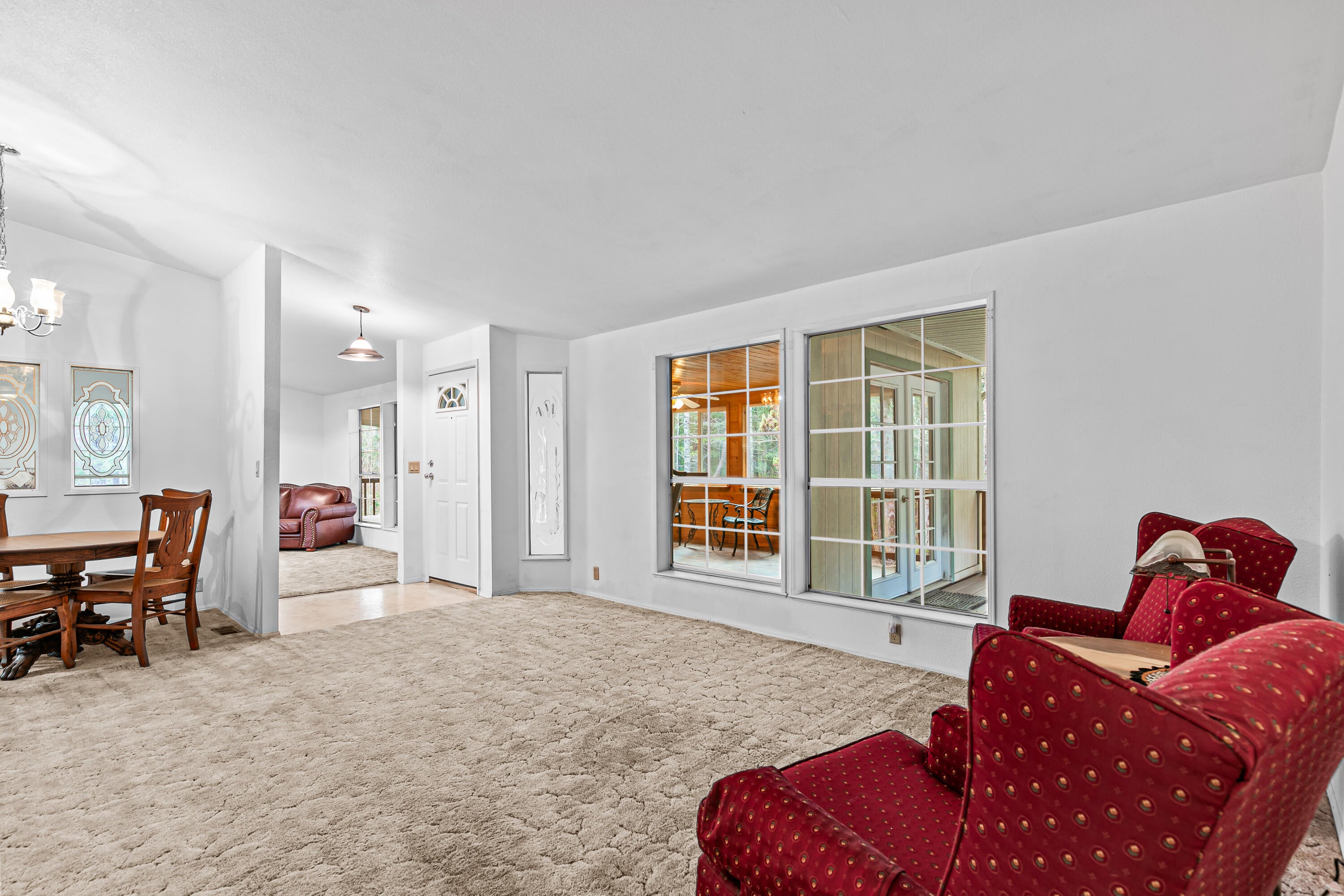 3610 Pleasant Creek Road Rogue River, OR 97537 - Photo 51 of 110 House 2 Living Room