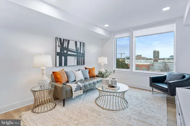 $499,990 | 701 North Henry Street, Unit 212, Alexandria, VA 22314