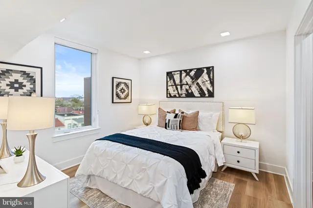 $499,990 | 701 North Henry Street, Unit 212, Alexandria, VA 22314