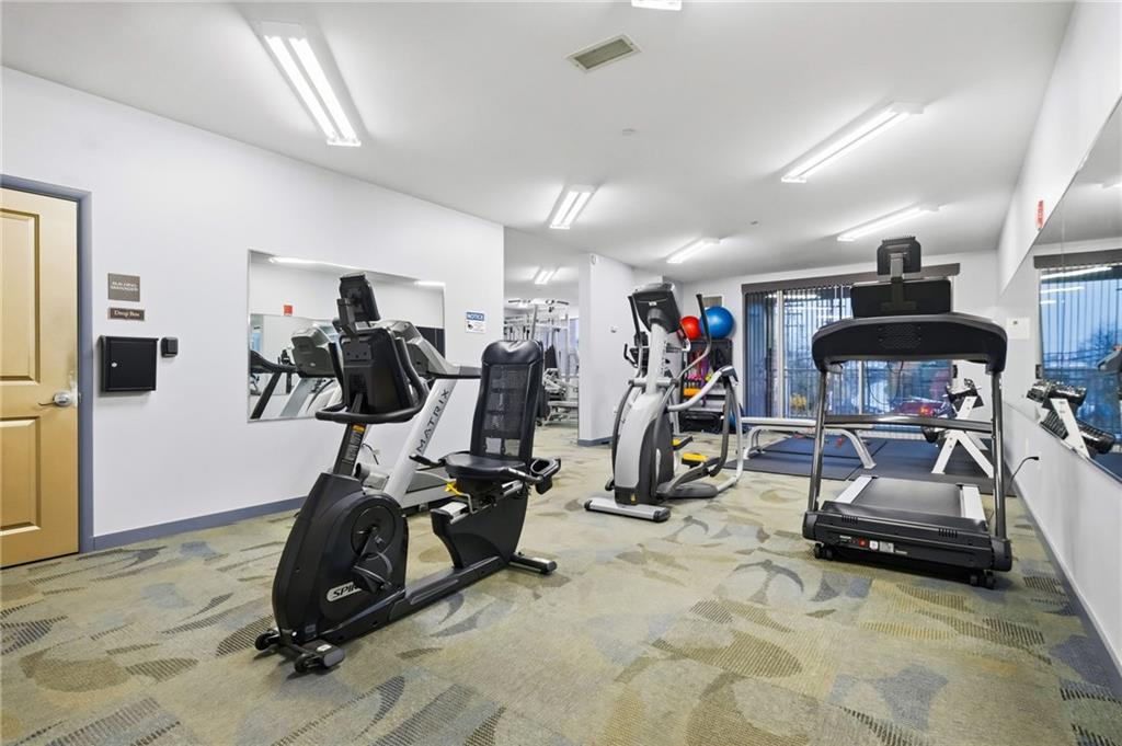 5570 Centre Avenue, Unit 400 Pittsburgh, PA 15232 - Photo 25 of 28 a view of a room with gym equipment