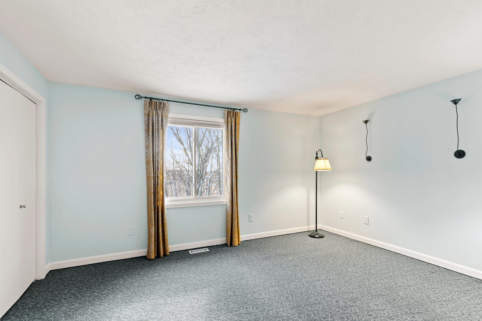 66 Thornhill Road, Unit 66 Stratham, NH 03885 - Photo 12 of 40