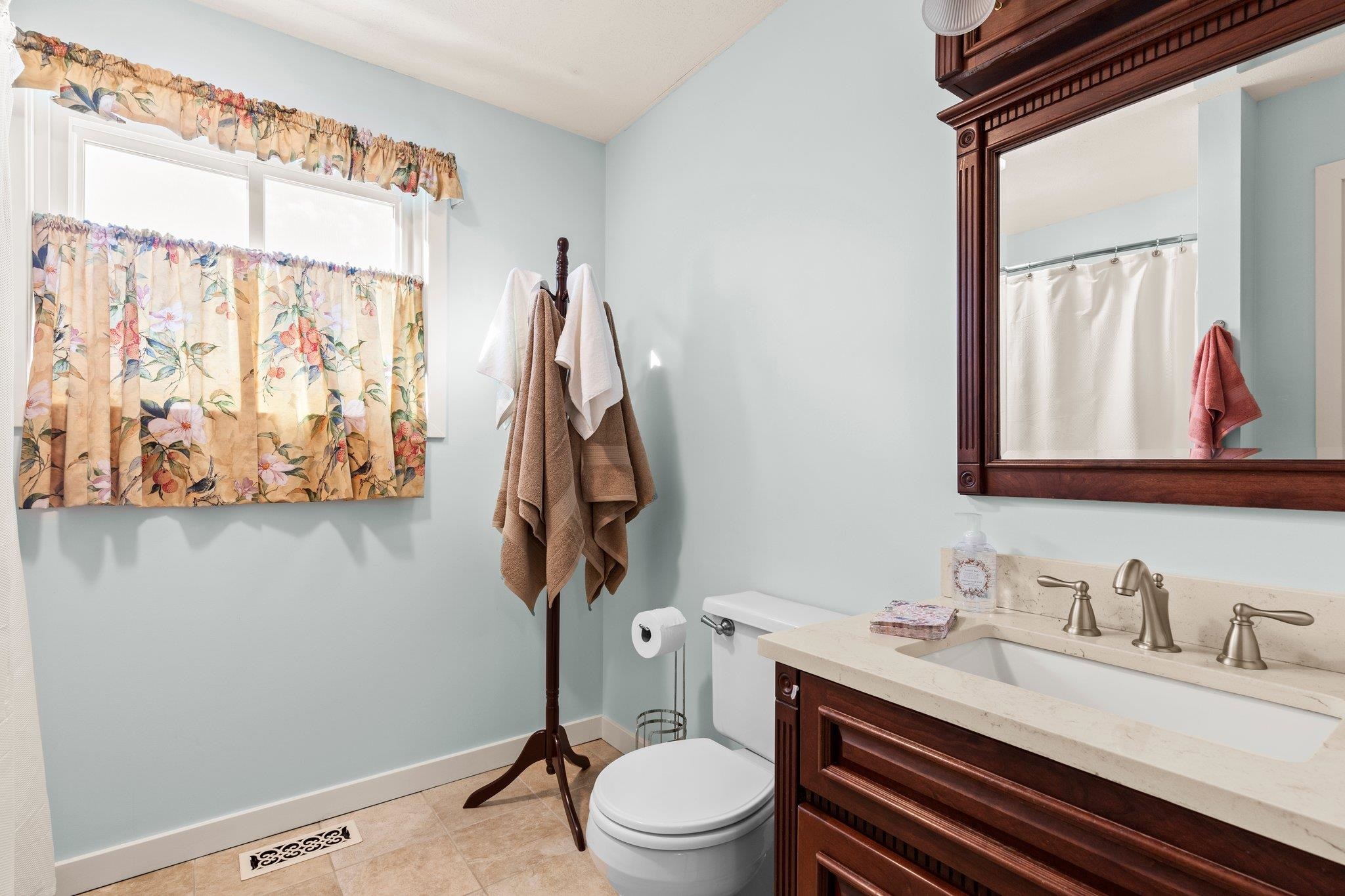 66 Thornhill Road, Unit 66 Stratham, NH 03885 - Photo 16 of 40