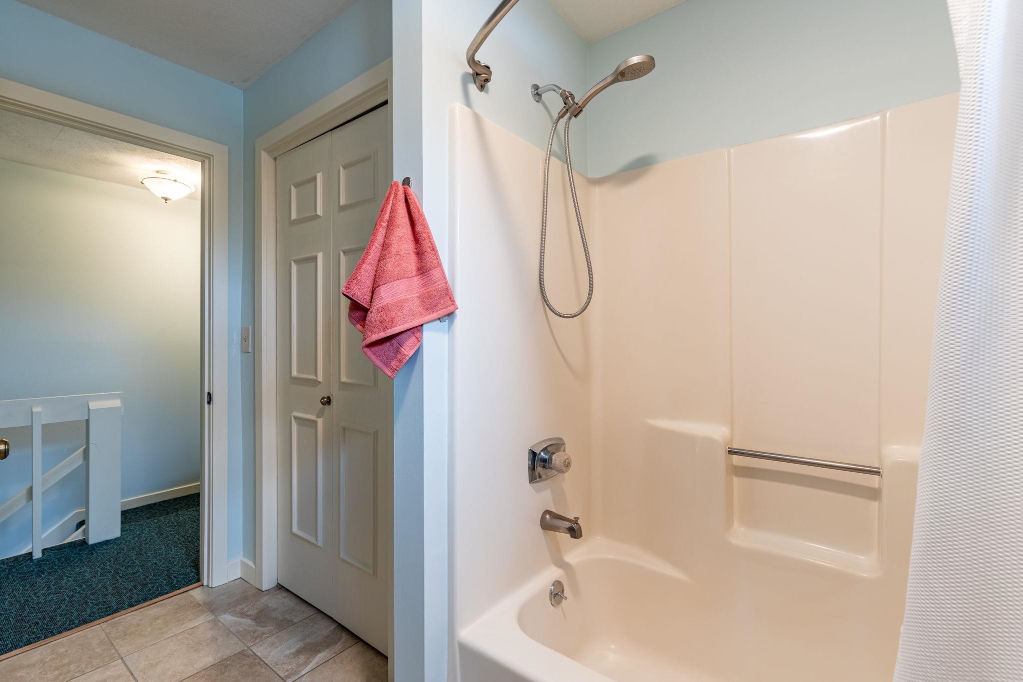 66 Thornhill Road, Unit 66 Stratham, NH 03885 - Photo 17 of 40