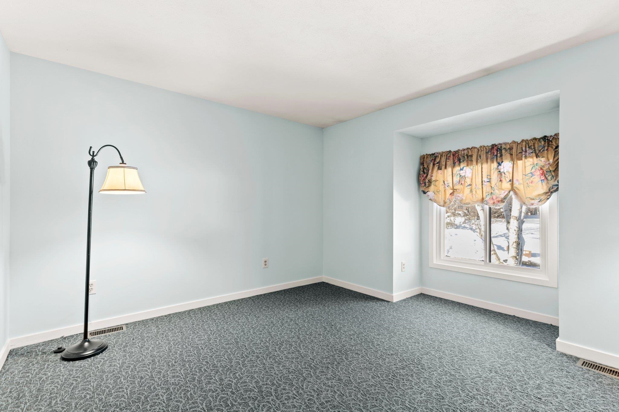 66 Thornhill Road, Unit 66 Stratham, NH 03885 - Photo 18 of 40