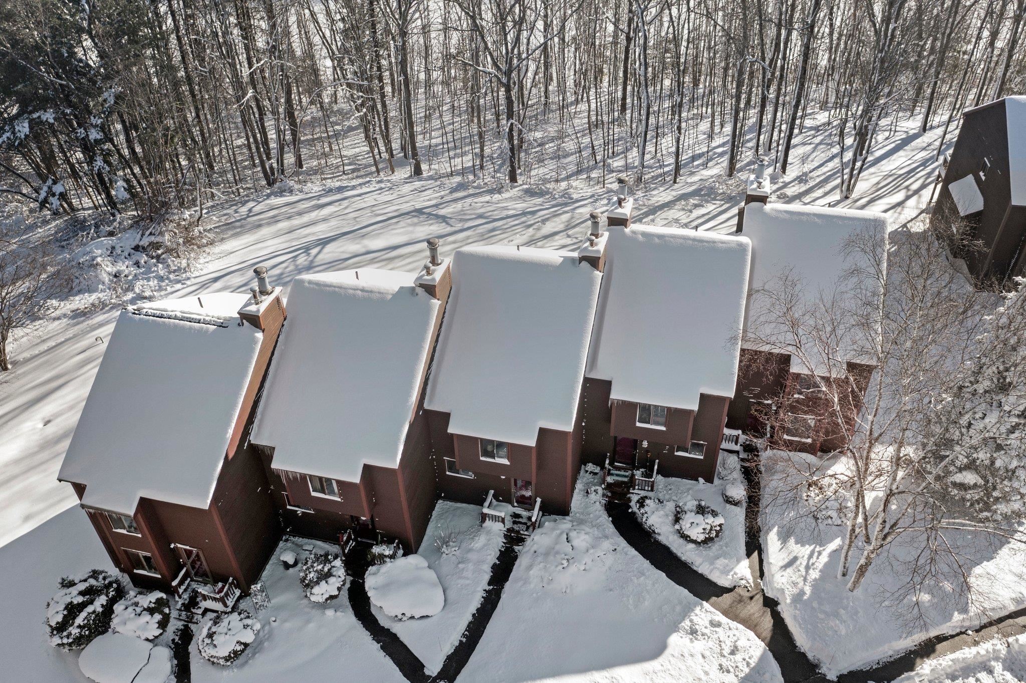 66 Thornhill Road, Unit 66 Stratham, NH 03885 - Photo 33 of 40