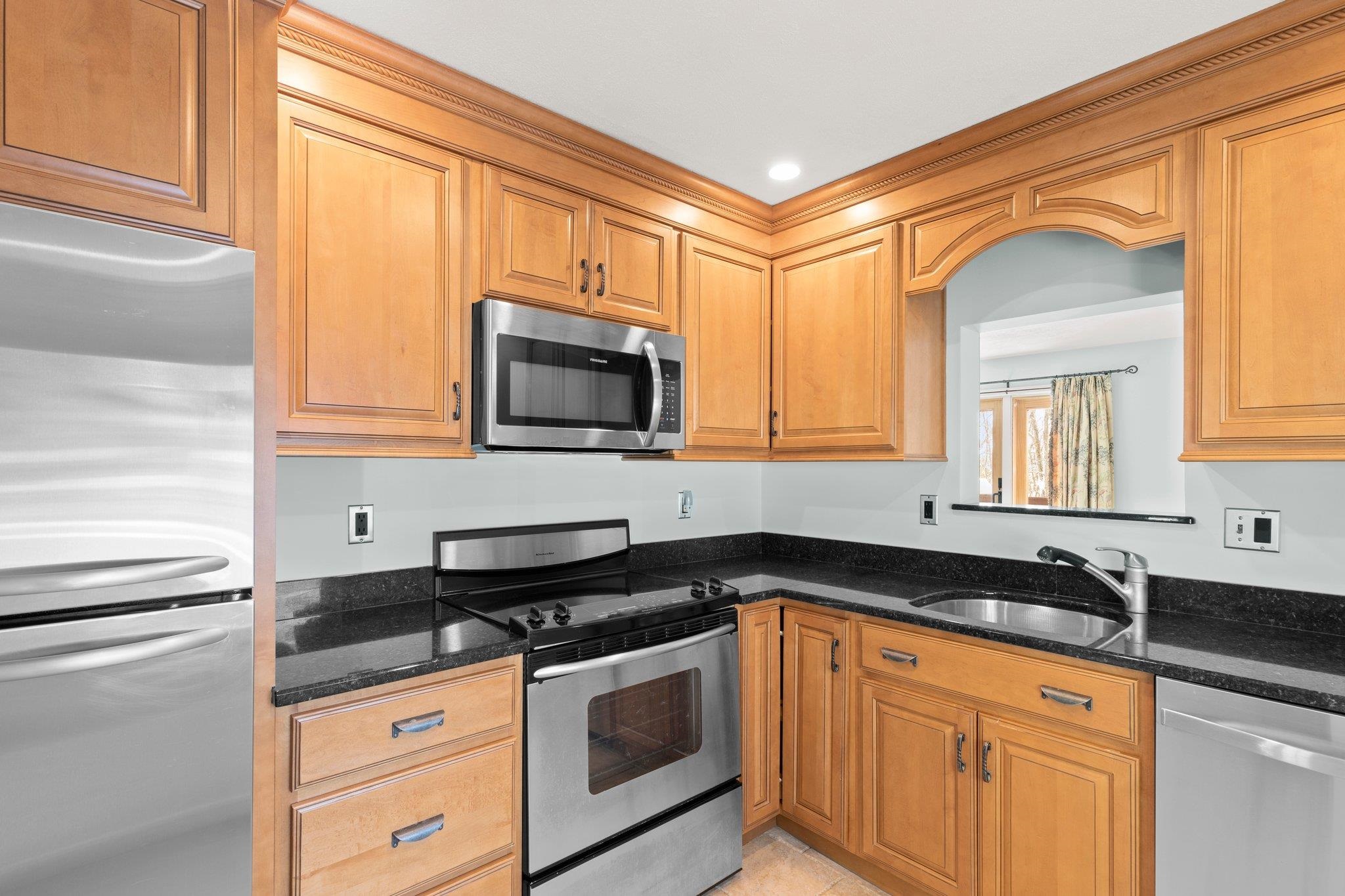 66 Thornhill Road, Unit 66 Stratham, NH 03885 - Photo 36 of 40