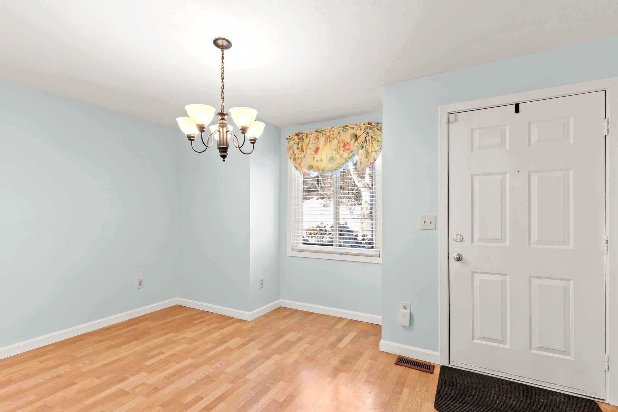 66 Thornhill Road, Unit 66 Stratham, NH 03885 - Photo 4 of 40