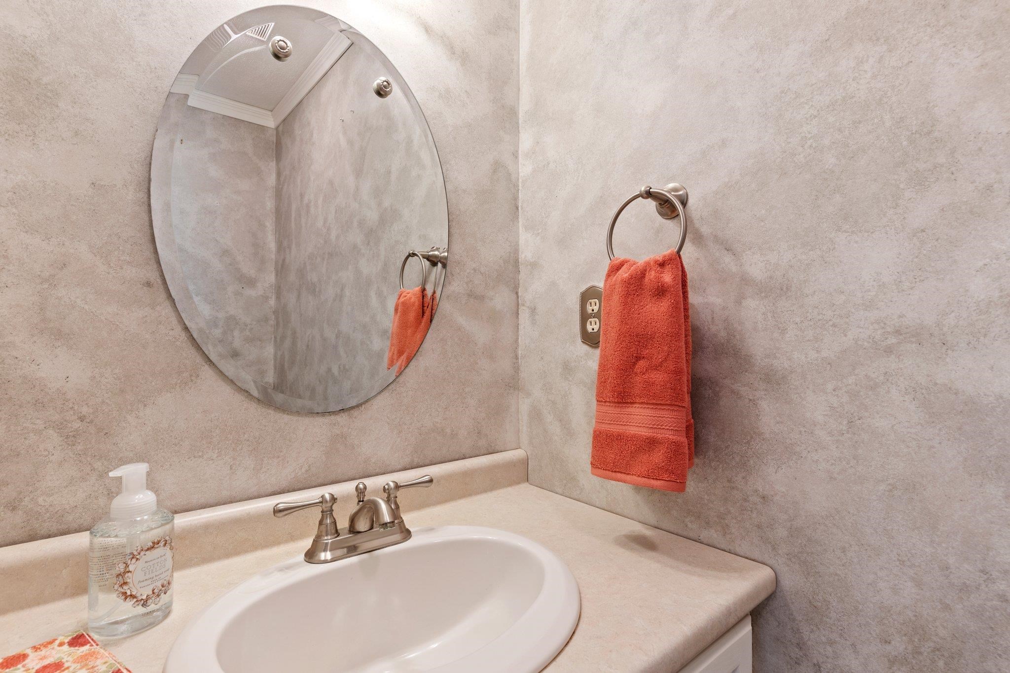 66 Thornhill Road, Unit 66 Stratham, NH 03885 - Photo 5 of 40