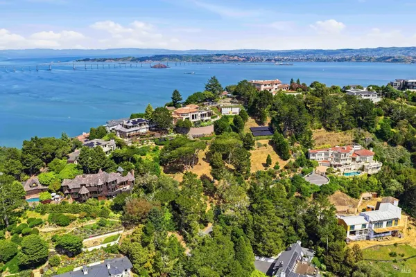 $2,995,000 | 107 Mt Tiburon Road, Tiburon, CA 94920