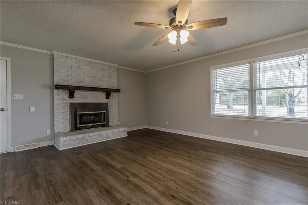 1543 Kirkpatrick Road Burlington, NC 27215 - Photo 5 of 21 Gallery Image 5
