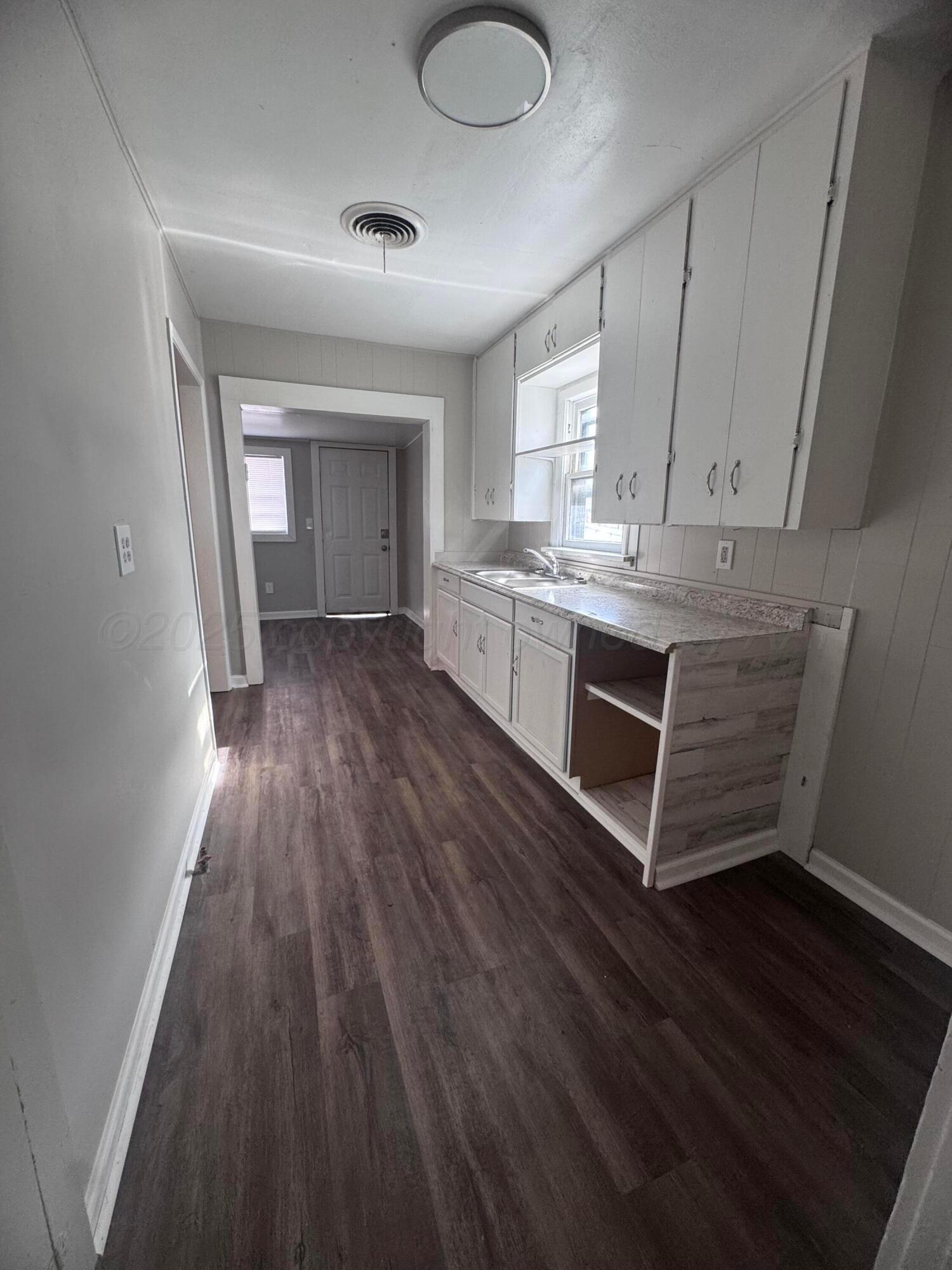 3409 South Polk Street Amarillo, TX 79110 - Photo 4 of 7 IMG_5371