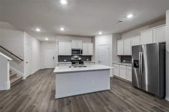 $2,500 | 9813 Autumn Leaves Lane, Aubrey, TX 76227