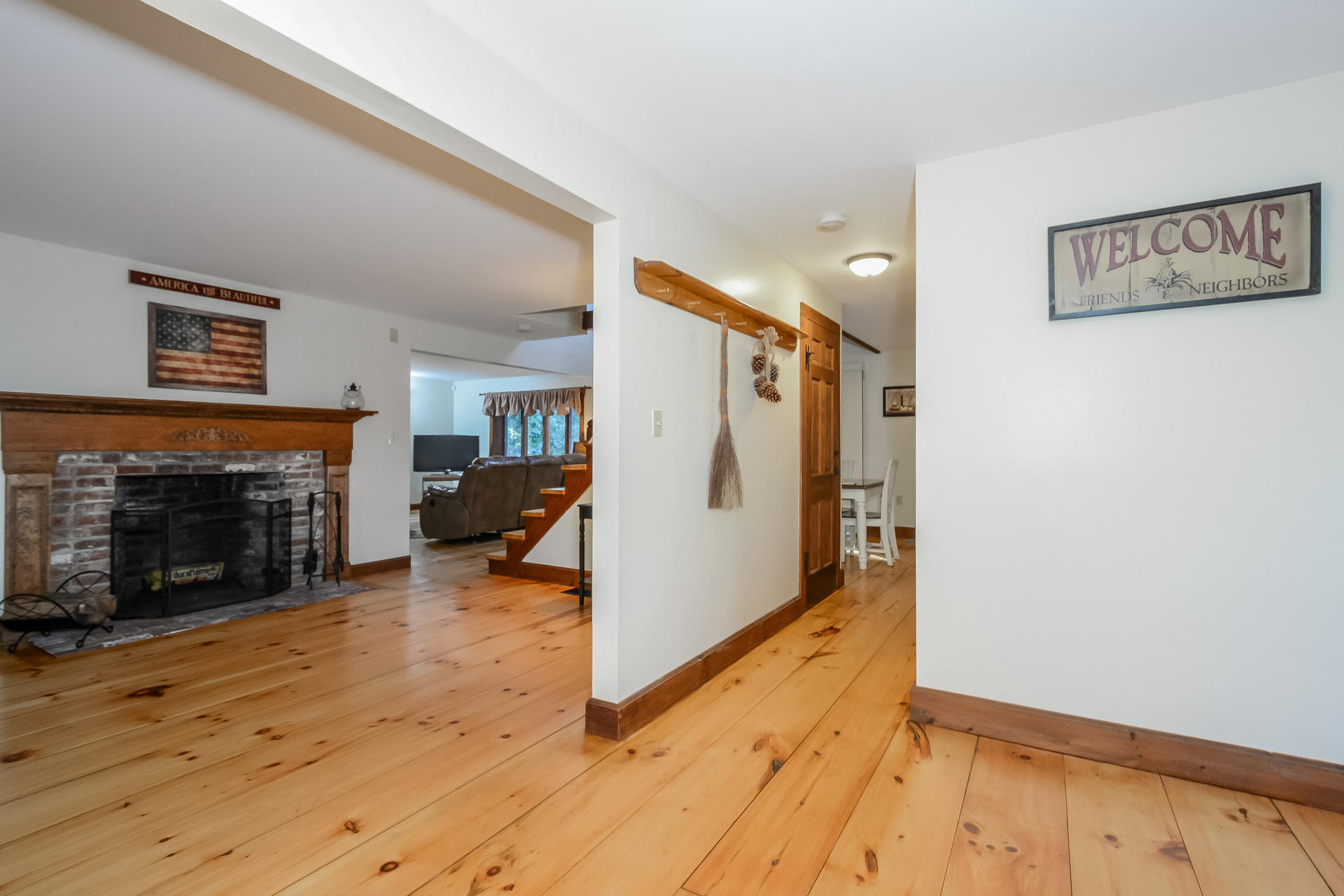 151 Cap'n Lijah's Road Centerville, MA 02632 - Photo 6 of 30 006-photo-foyer-6433390