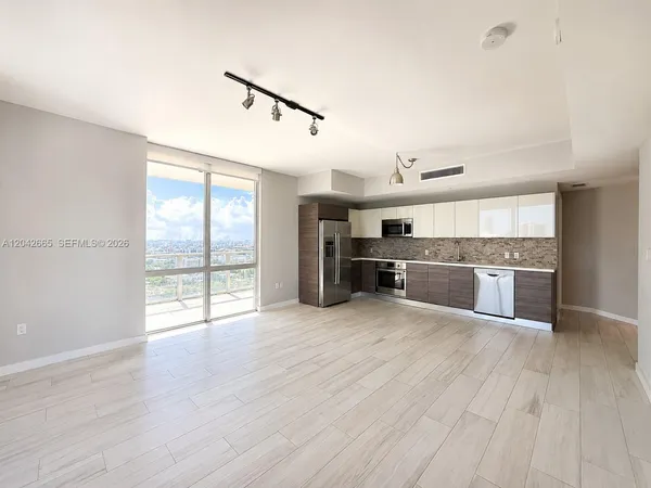 $4,100 | 1010 Southwest 2nd Avenue, Unit 1809, Miami, FL 33130