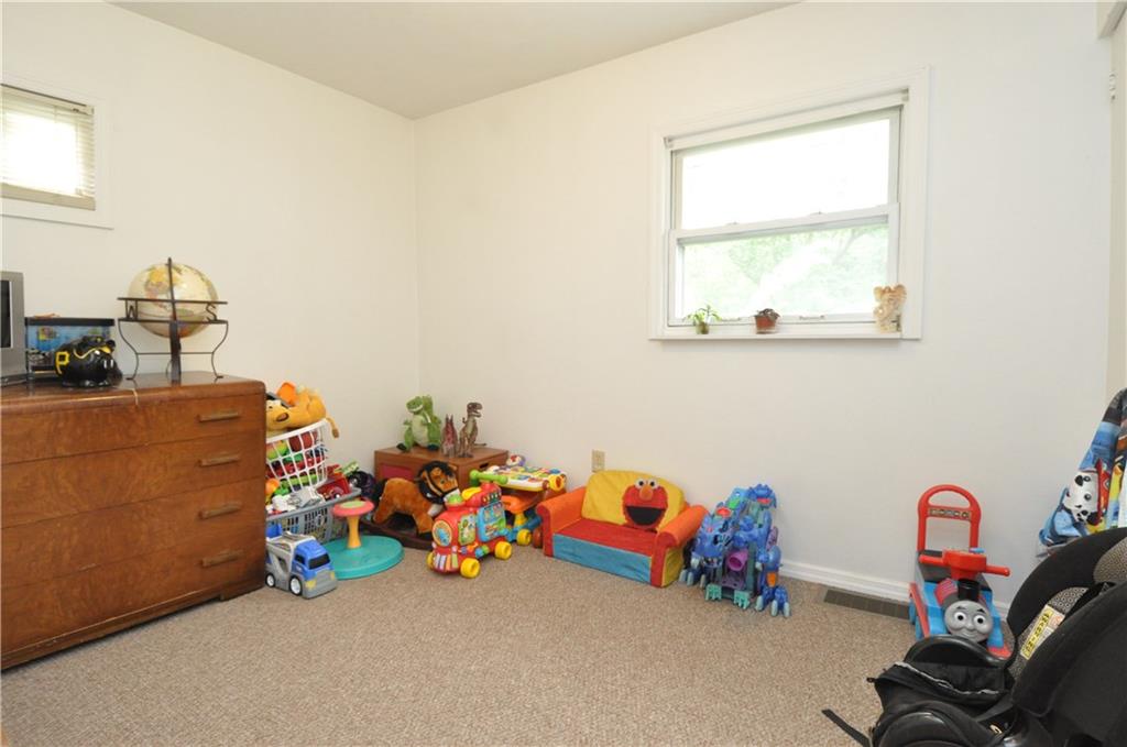 612 Jefferson Road Pittsburgh, PA 15235 - Photo 10 of 12 Gallery Image 10