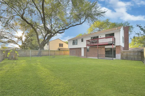 $314,000 | 346 Lost Rock Drive, Houston, TX 77598