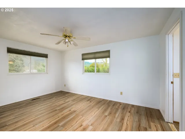 $370,900 | 125 Susan Street, Myrtle Creek, OR 97457