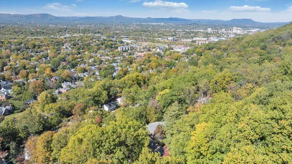 $549,900 | 2644 Robin Hood Road Southeast, Roanoke, VA 24014