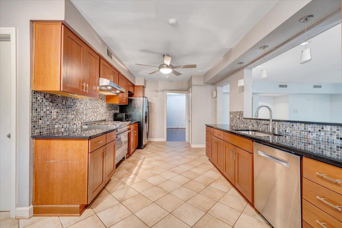 2644 Robin Hood Road Southeast Roanoke, VA 24014 - Photo 18 of 113 018-MIB03361